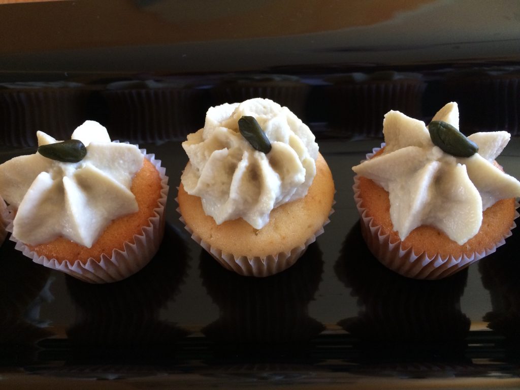 Mandarinen Pistazien Mini Cupcakes