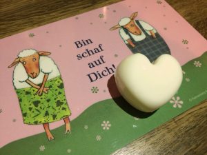 Ei in Herzform