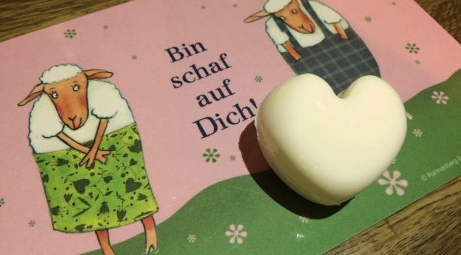 Ei in Herzform