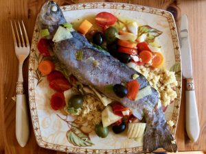Forelle mit mediterranem Gemüse und Couscous